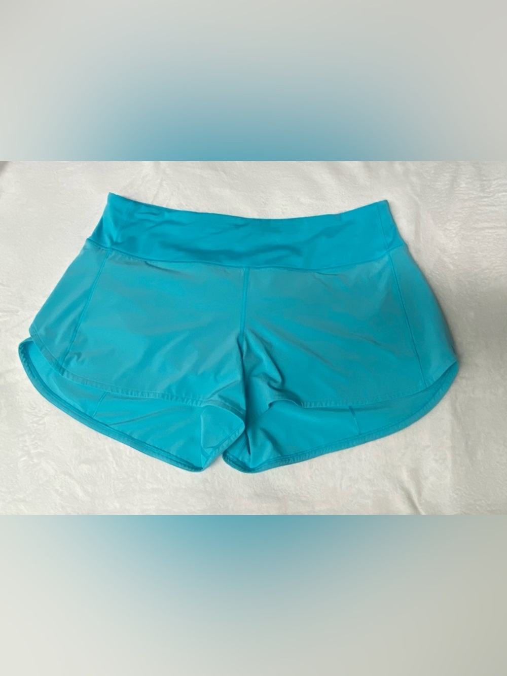Lululemon Speed Up Shorts Size 16 - Electric Turquoise- High Rise with 4” Inseam